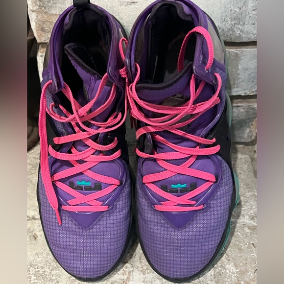 Nike LeBron 19 "DJ Bron" Basketball Shoes - Picture 3 of 5